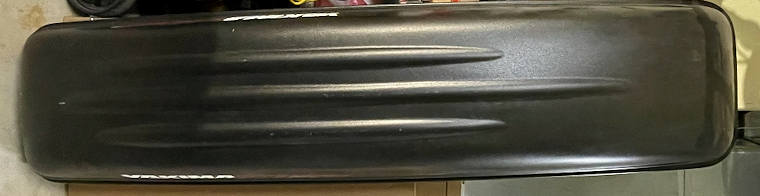 Yakima roof-top box 01