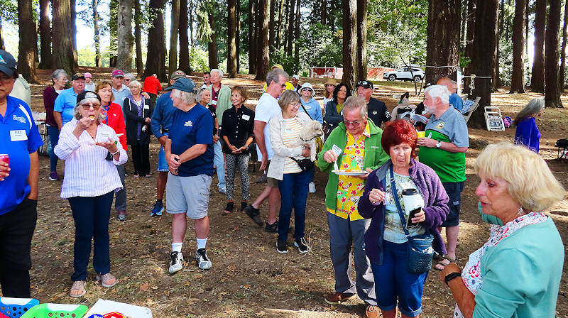 Debbi Kor speaks to the crowd.