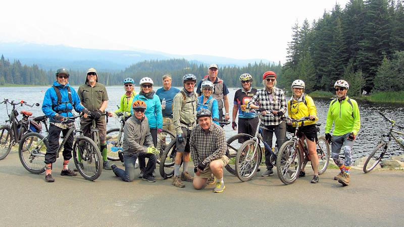 Group hoto at Trillium lake