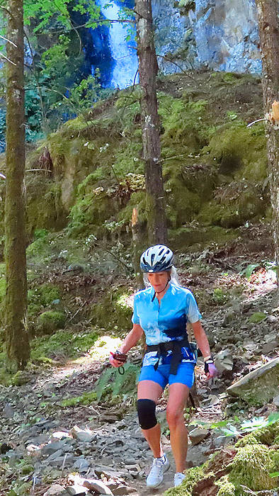 Sandra descending